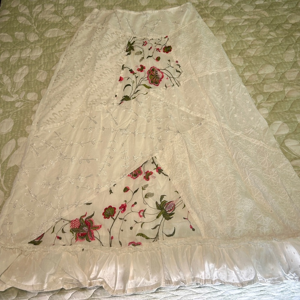Beautiful white skirt with floral patchwork and embroidered design
